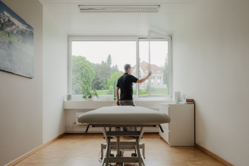 Behandlungsraum für klassische Physiotherapie bei Dreivital in Heerbrugg